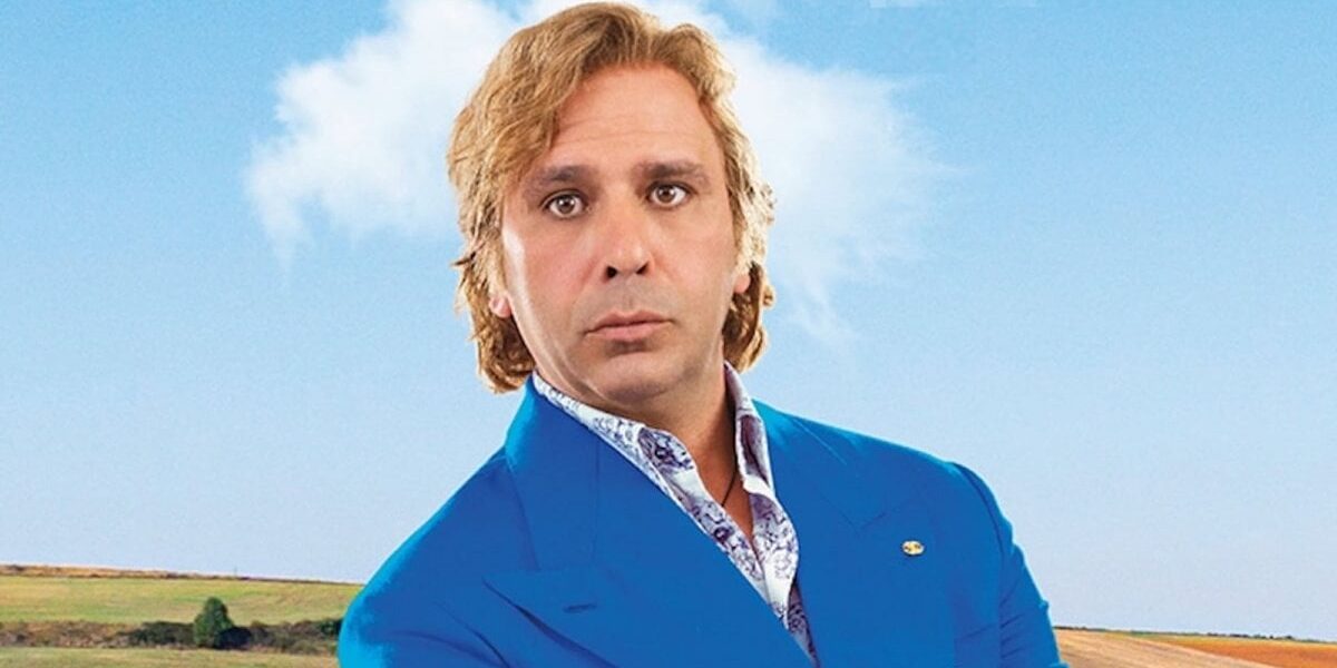 Checco Zalone annuncia l'arrivo di