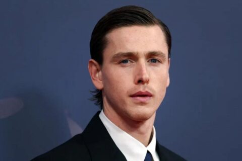 Harris Dickinson non sarà il nuovo